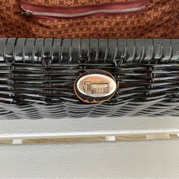 Vintage wicker box purse black vinyl woven large - Picture 8 of 12